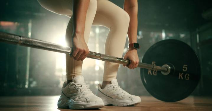 Deadlift Vs. Romanian Deadlift: 1 Exercise Is a Better Butt Workout