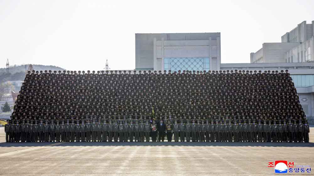 Presidente Kim Jong Un recorre instituciones clave de RPDC