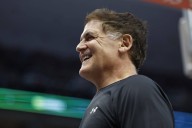 Mark Cuban says Mavs won't trade Anthony Davis because 'we want to try to win'