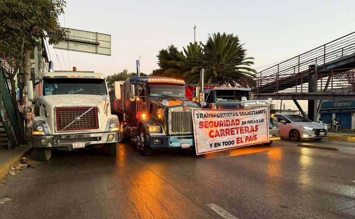 EN VIVO Mega bloqueo de campesinos y transportistas en principales accesos viales de México