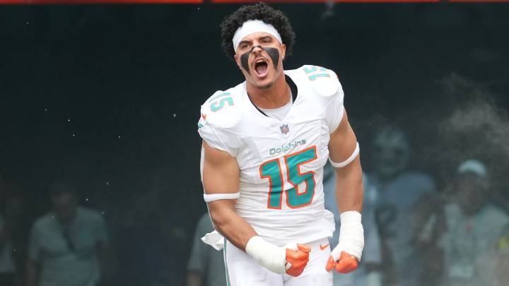 Sources: Eagles land Jaelan Phillips in trade with Dolphins