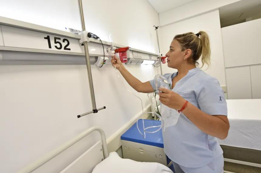El Gobierno pampeano reconoció el compromiso de enfermeros y enfermeras en su día