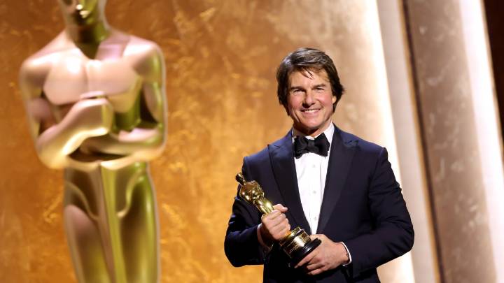 Tom Cruise finally gets his Oscar moment at the Governors Awards