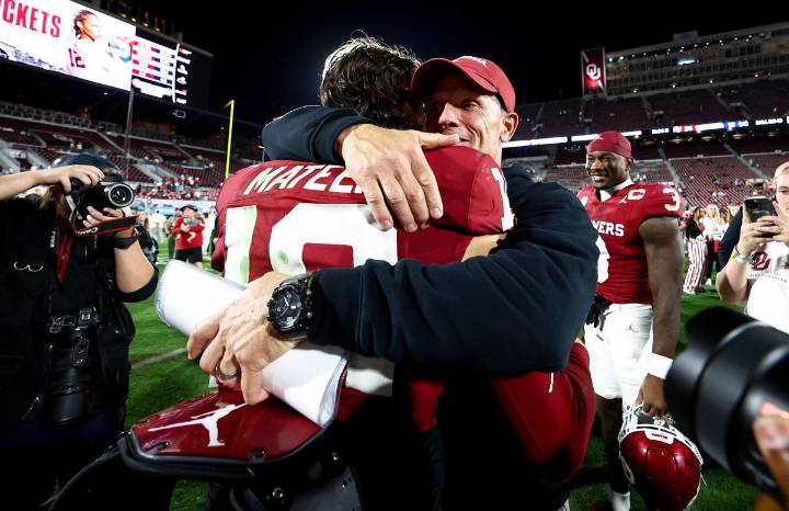 College Football Rankings: Predicting AP Top 25 After Week 12: Oklahoma Eyes Playoffs