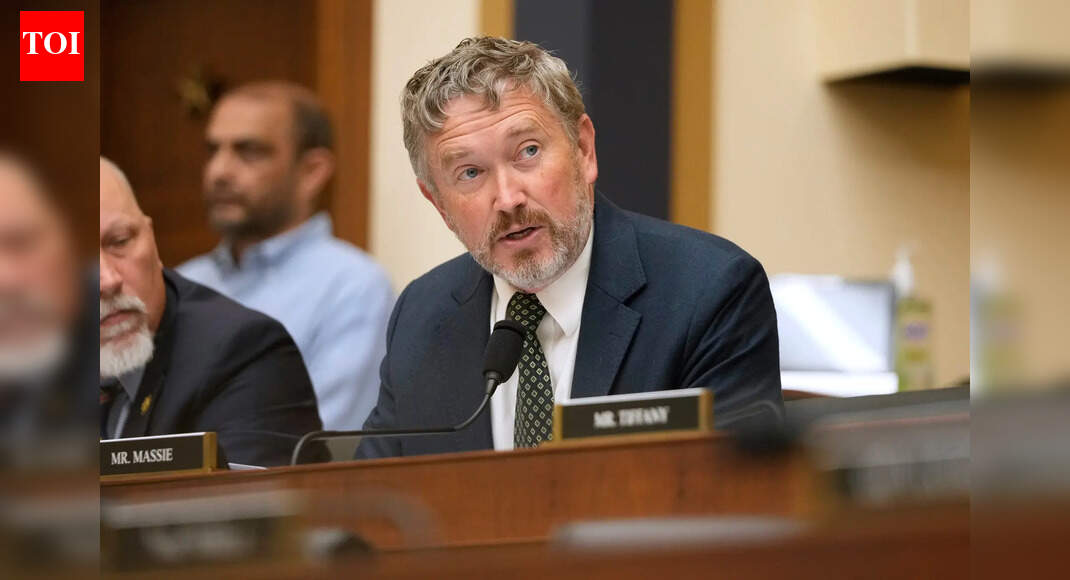 Meet Thomas Massie: The Republican who is openly taking on Donald Trump