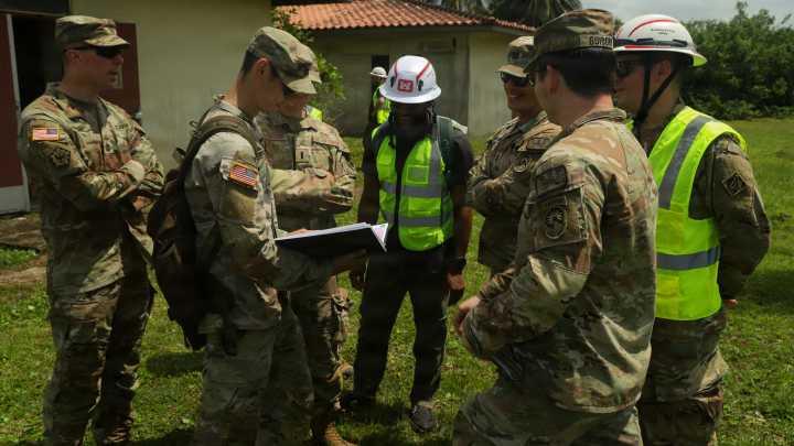 Army Corps of Engineers visits Base Aeronaval Cristobal Colon