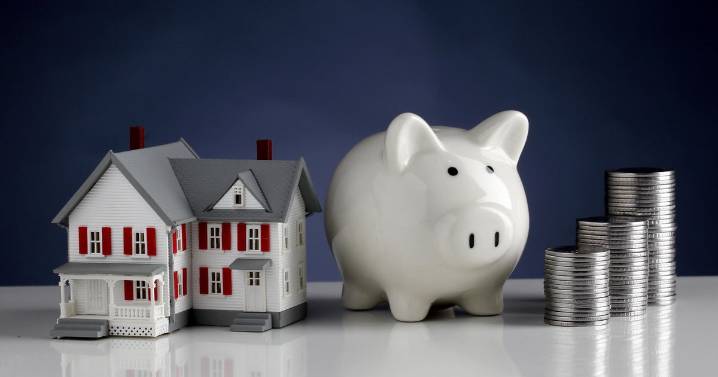 Will a HELOC or home equity loan be better in 2026? Lending experts weigh in