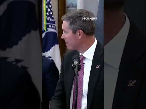 BREAKING: A pharmaceutical rep collapses during Trump’s Oval Office announcement #shorts