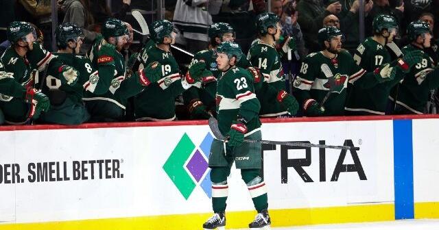 Wild stop 5-game losing streak with 5-2 win over Canucks for 1st regulation home win in 7 tries