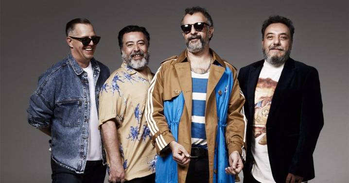 Molotov celebra 30 años con crítica al gobierno de Morena y a la 4T y mensaje de resistencia en el Palacio de los Deportes