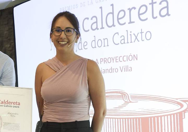 La periodista de EL COMERCIO Jessica M. Puga entra en la Academia de Gastronomía Asturiana