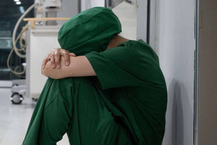 Healthcare Worker Told She Is 'Too Emotional' for Grieving Patient's Death