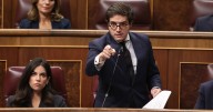 Figaredo, indignado en el Congreso ante el despilfarro del Gobierno: «Reparten el dinero en infinitas mier...»