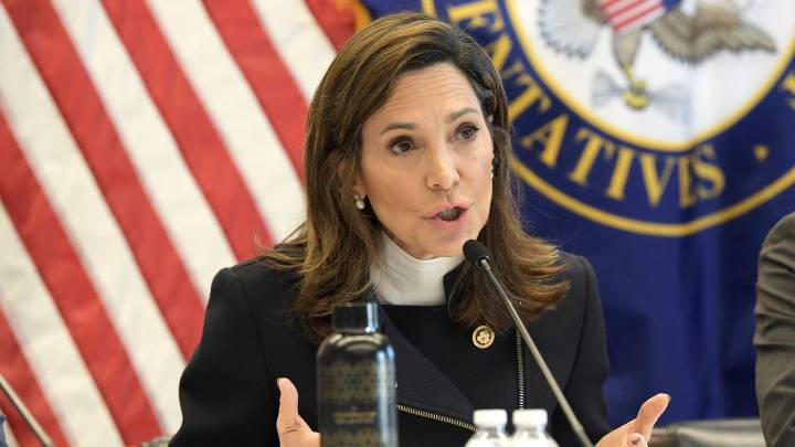 María Elvira Salazar advierte que Honduras podría seguir el camino de Venezuela: "Ignoraron esta misma advertencia hace 25 años"