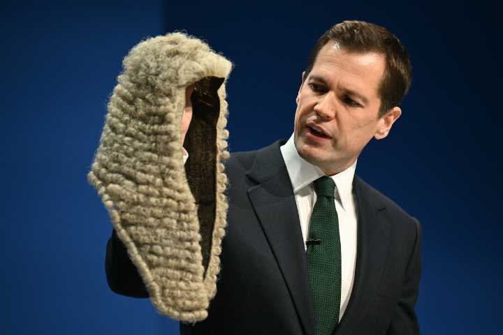 Robert Jenrick leads pushback against David Lammy’s plans to scrap jury trials