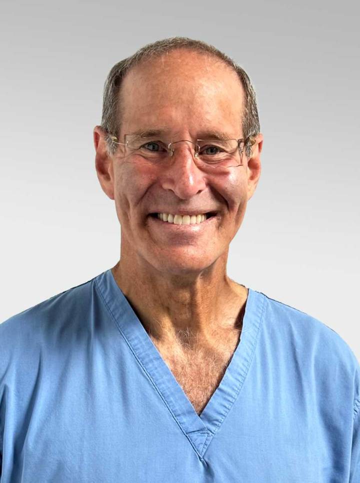 New board-certified obstetrician-gynecologist Dr. Steven Ravins joins EHS – QNS