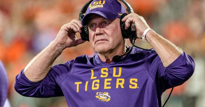 Report: LSU to officially 'fire' coach departed coach Brian Kelly