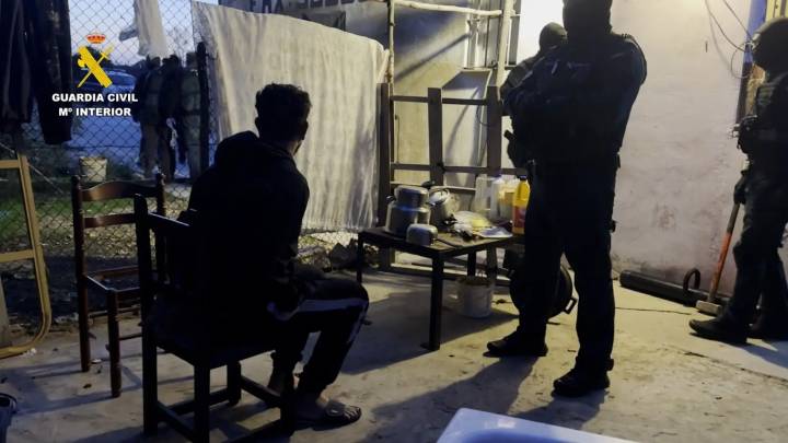 Detenidos tres hombres acusados de matar a una persona en un pueblo de Huelva