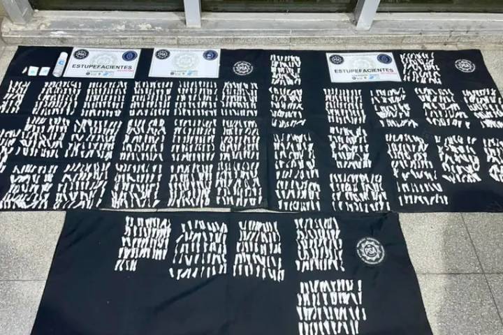 Cuatro personas fueron detenidas con más de 1.700 dosis de cocaína