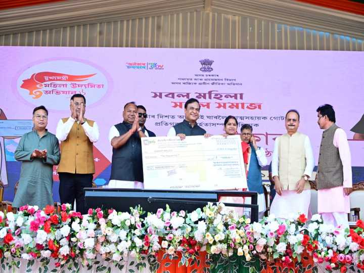 Assam CM presents cheques to 37,833 beneficiaries under Mukhya Ma