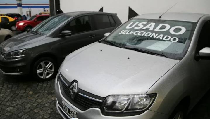 En octubre cayó la venta de autos usados