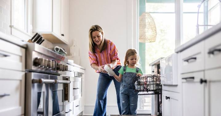 60p dishwasher rinse aid alternative that stops water spots and leaves dishes spotless