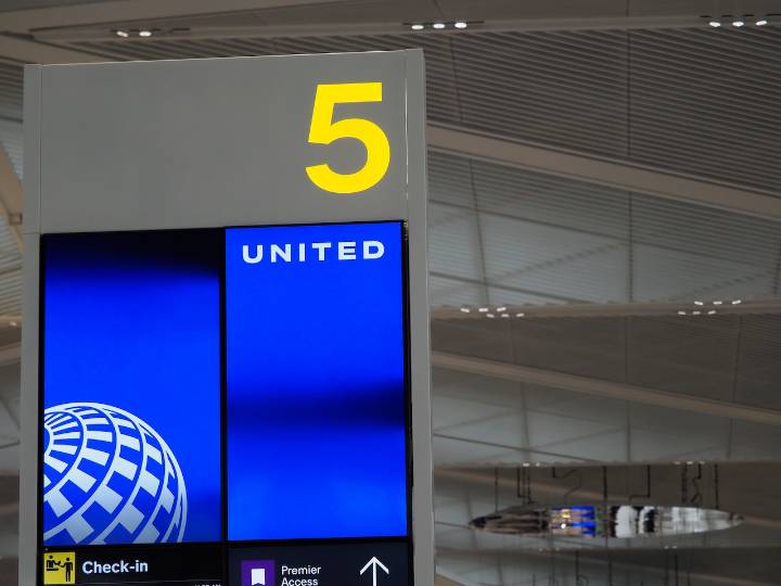 United Airlines rolls out refund, rebooking plan to ease impact of Newark flight cuts