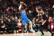 Deadspin | Blazers escape 22-point hole, hand Thunder first loss