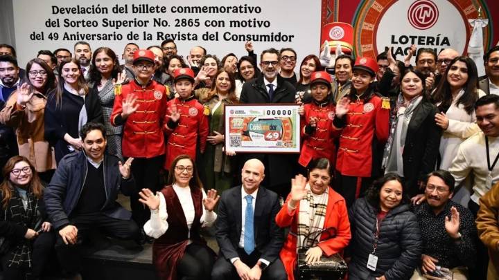 Lotería Nacional devela billete por los 49 años de la Revista del Consumidor
