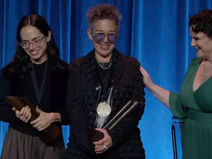 La escritora argentina Gabriela Cabezón Cámara ganó el National Book Award en EE.UU. por “Las niñas del naranjel”