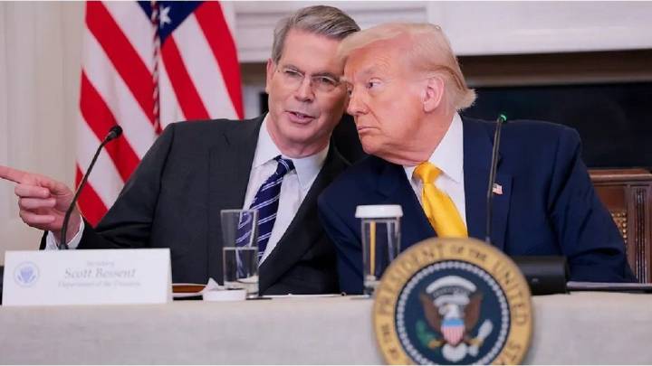 La jugada de Scott Bessent con dólares y pesos que dejó una buena ganancia para EEUU a través del swap