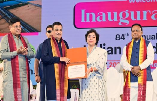 Union Minister Gadkari announces Rs 1,000 crore additional road development package for Odisha