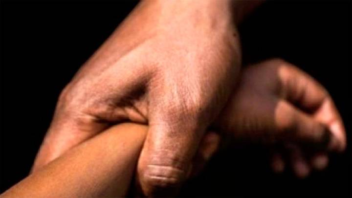 Aberrante: detuvieron a sujeto acusado de abusar de su hijastra