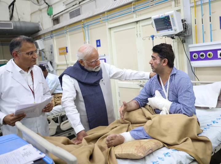 Red Fort blast: PM Modi meets victims, vows justice for those behind attack