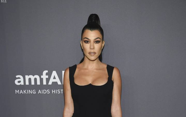 Kourtney Kardashian prefiere trabajar “una vez al mes” para concentrarse en su familia