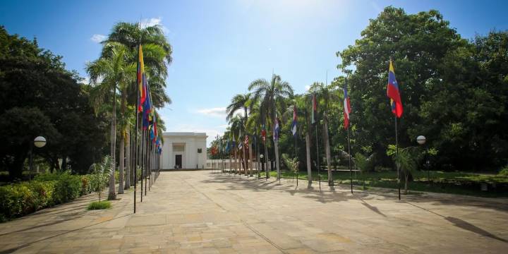 En vivo| Arranca la IV Cumbre de la Celac-UE: mandatarios de América y Europa alistan sus discursos en Santa Marta, Colombia