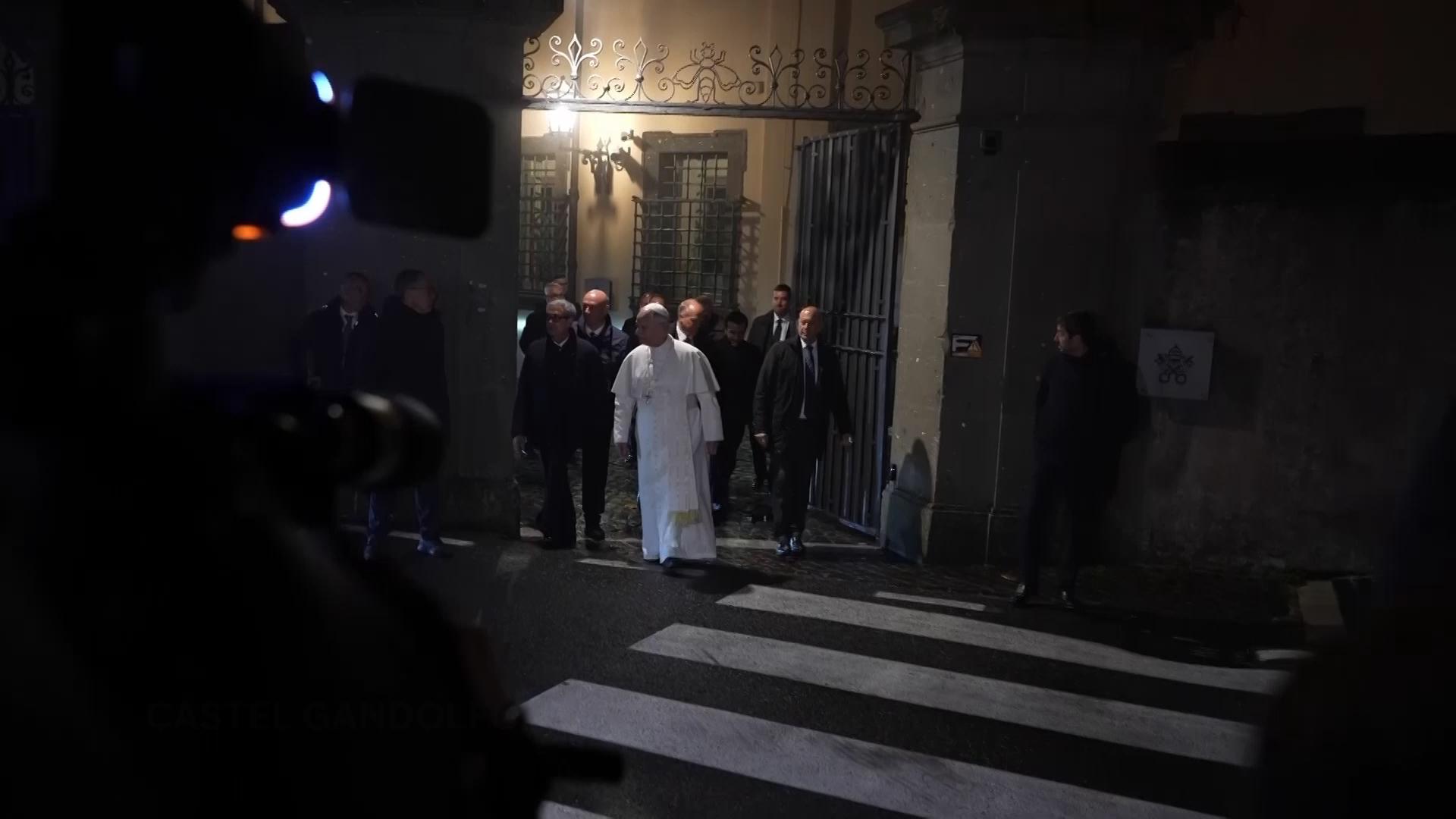 Pope Leo XIV strongly backs US bishops on statement condemning Trump immigration crackdown