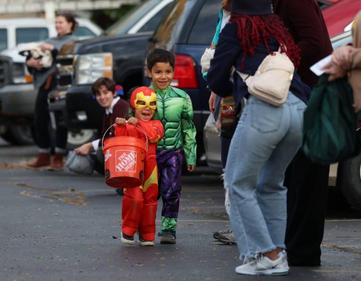 Reverse trick-or-treating comes to West Chicago