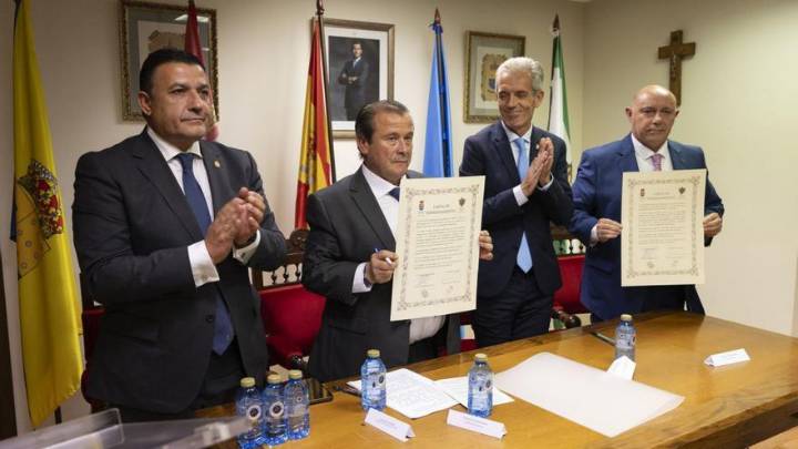 Castropol abraza para siempre a Ávila: "El amor a nuestros pueblos sostiene esta alianza"