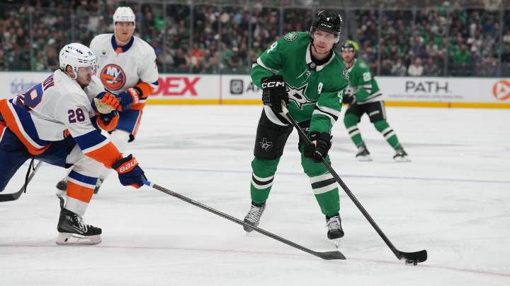 Bo Horvat scores, gets ejected as Islanders hold off Stars in wild finish