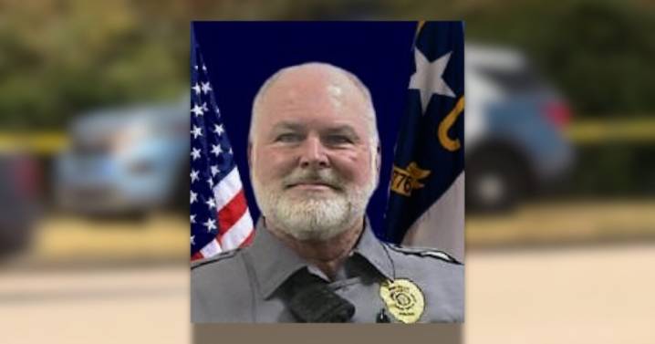 Police officer shot, killed during struggle in North Carolina emergency room