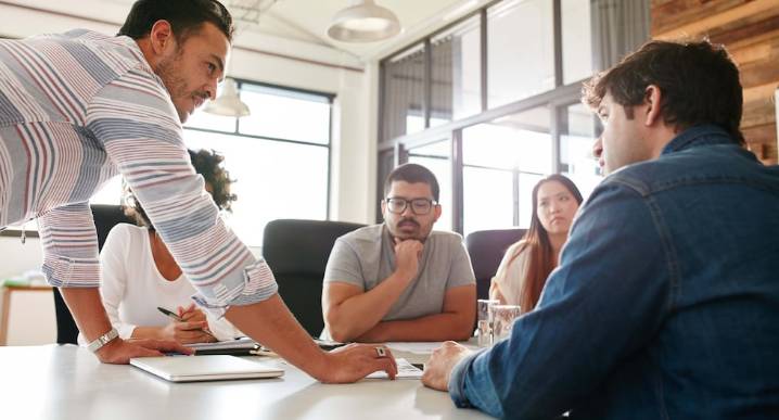 El liderazgo de los CEO: análisis de Café Taipá sobre el entorno digital