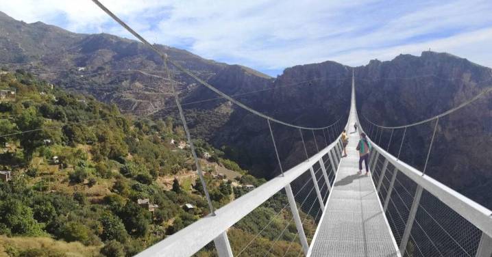 El pueblo de la Alpujarra de Granada que quiere tener la tirolina urbana más grande de Europa