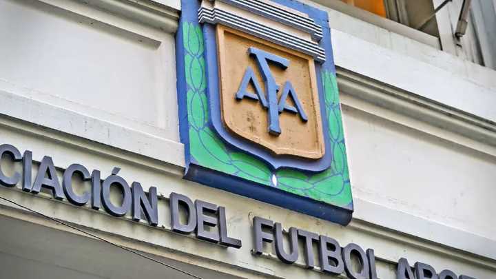 Milei avanza sobre la AFA: Sturzenegger apuntó a Tapia y encendió la polémica