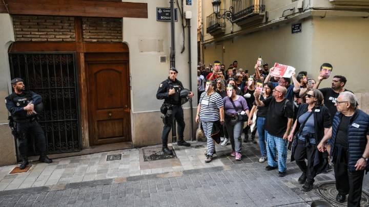 El PP y Vox evitan obligar a Mazón a presentar el ticket de El Ventorro y el registro completo de llamadas