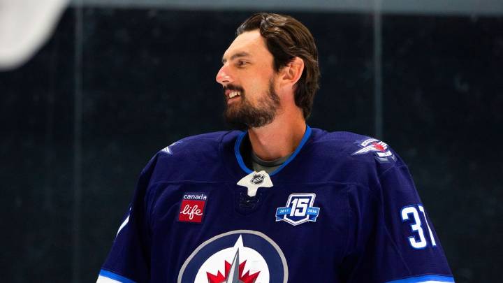 Source: Jets goalie Connor Hellebuyck to miss 4