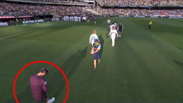 England coach Brendon McCullum wins praise for classy act of sportsmanship towards Travis Head