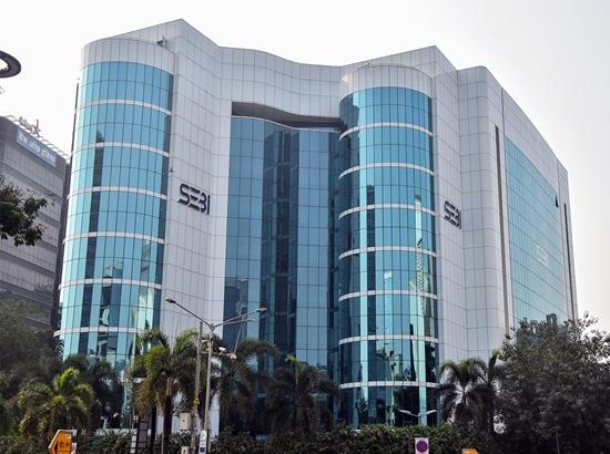 SEBI warns investors against unregulated 'digital Gold' schemes Photo Source: ANI [ FULL VIEW ]