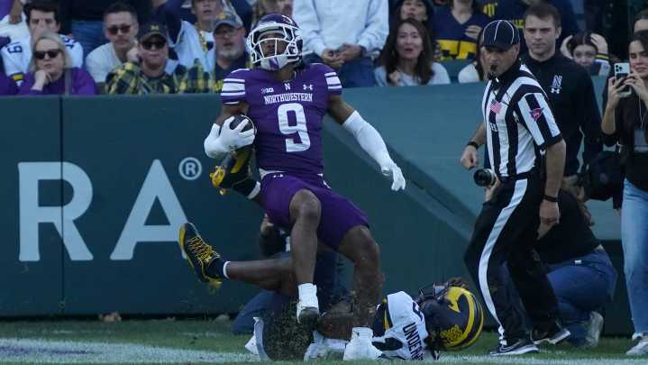 Michigan football consistently inconsistent, but keeps on winning