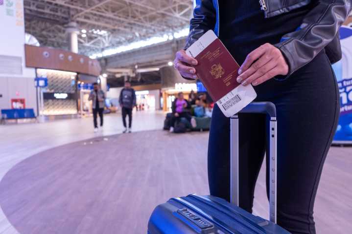 Migraciones recuerda que peruanos con doble nacionalidad deben ingresar y salir del país con el mismo documento